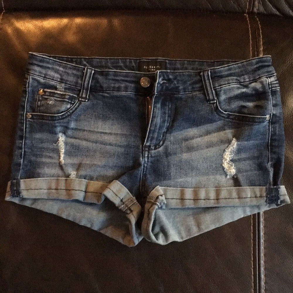 Closet closing this weekend! Denim stretch shorts
